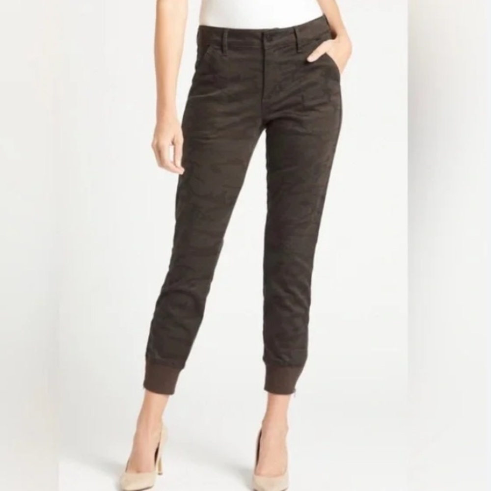 EVEREVE Julia Midnight Camo Utility Jogger Zip Ankle Pants